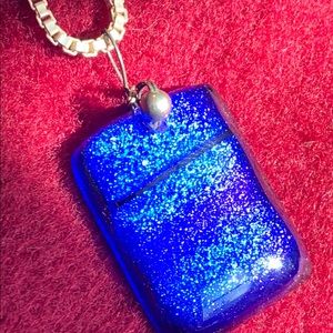 Glass pendant necklace